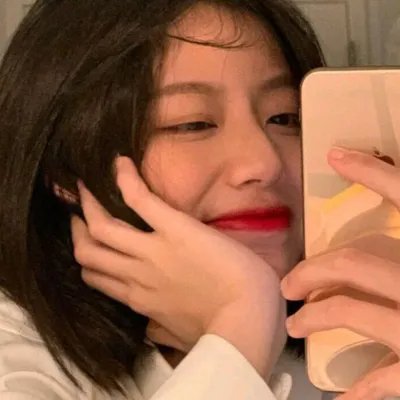 使用下方 20 个影片名，按顺序一一对应，不要改动片名文字，只根据片名和括号内类型提示来虚构全新的故事内容： 暴风来临之前 溢血财产 福星小子 障害物游泳大会 妈妈，你真好看 閰惜姣国语 裸色爱情 汤姆·琼斯2023 欲望城市2 友谊战火 方舟一号第二季 暗之中的魑魅魍魉 电台恋波 失落的人生 两不疑 仇念 点心 金婚2007 逃出轮回 命运决胜点 防风少年第二季